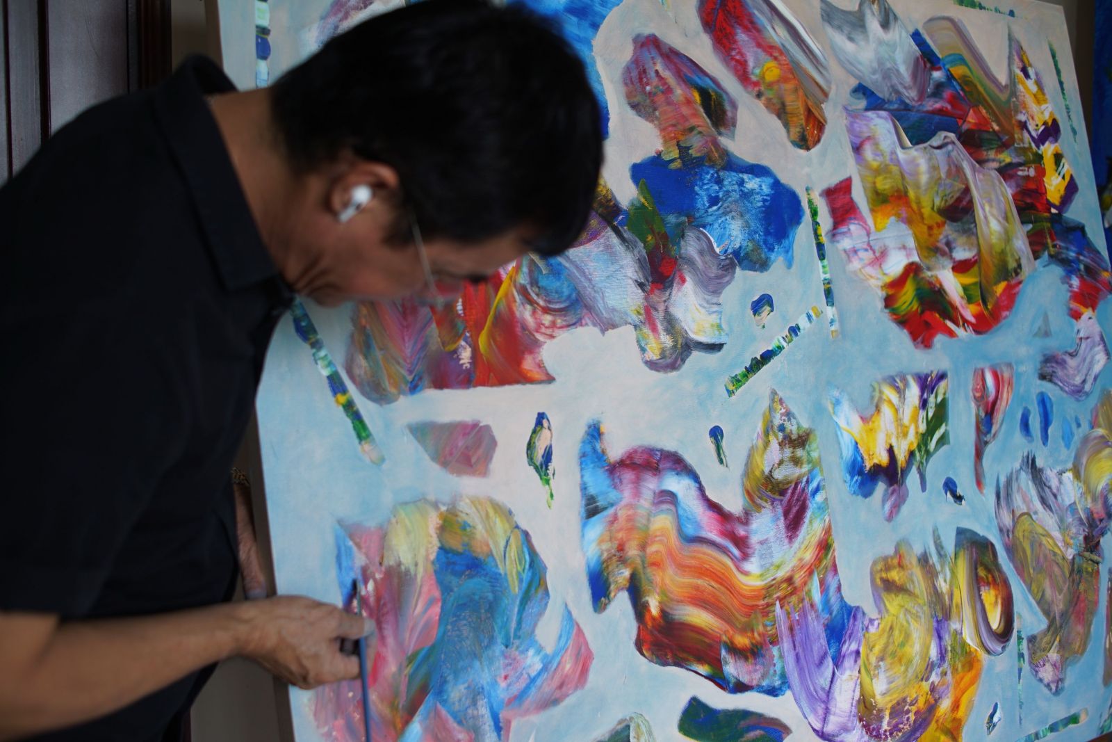 Họa sĩ Đinh Phong: ‘Tôi nhìn thấy sự sụp đổ của những kiến trúc hoành tráng…’