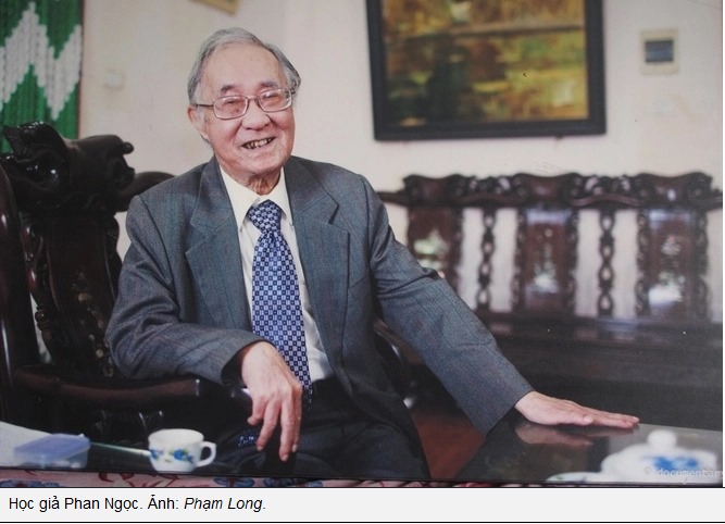 Giáo sư Phan Ngọc qua đời