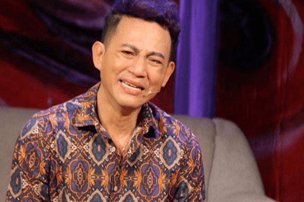 Hữu Tiến nghẹn ngào khi mẹ qua đời ở Long Xuyên