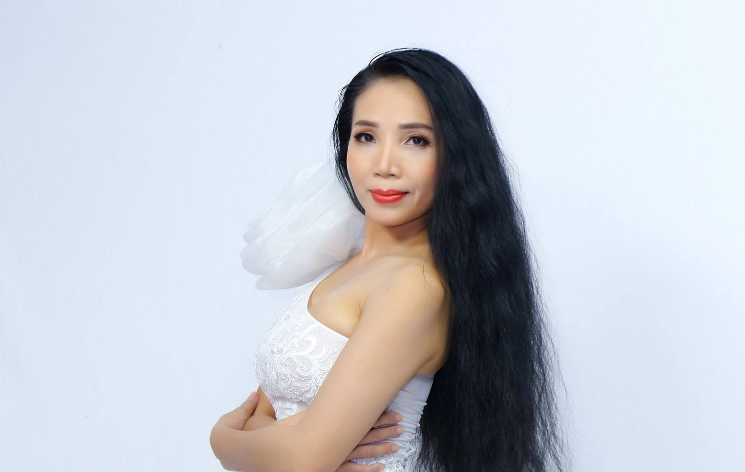 “Nữ hoàng phòng trà” Quỳnh Lan cảm thấy may mắn vì đã không yêu sớm