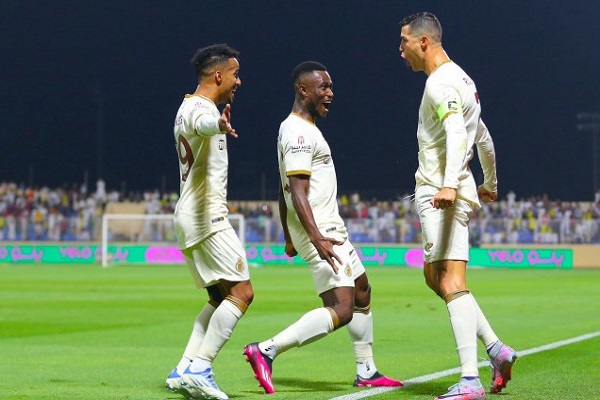 Ronaldo lập cú đúp trong chiến thắng tưng bừng của Al Nassr 