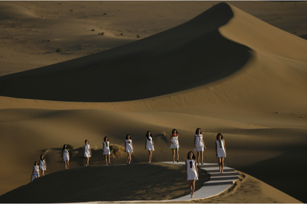 Những sàn diễn thời trang độc đáo, quảng bá du lịch và văn hóa