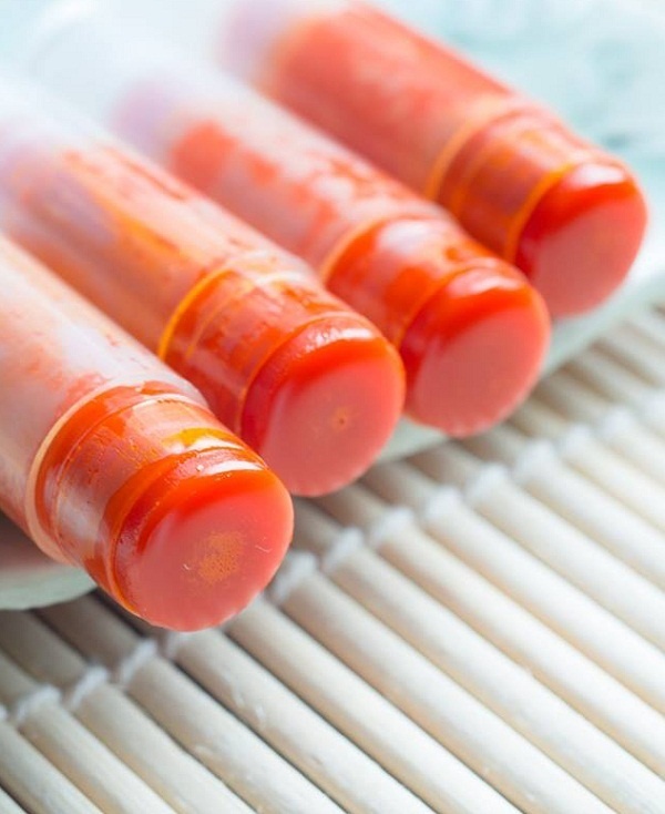 Bật mí: Gấc có thể giúp bạn tự làm son môi