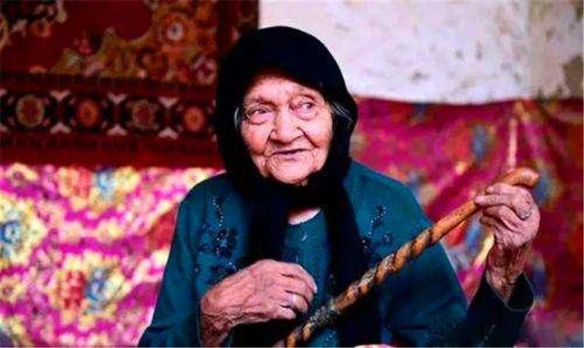 Cụ bà 133 tuổi cả đời khỏe mạnh và 5 quy tắc cuộc sống