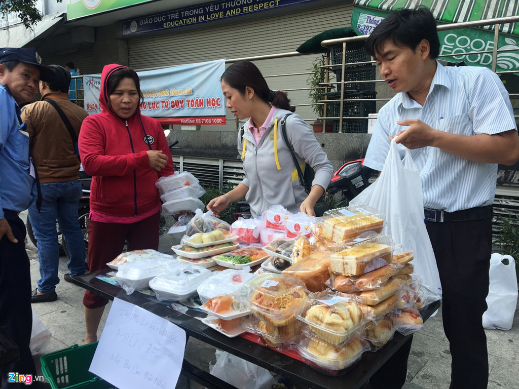 Tình người sau hỏa hoạn ở Carina Plaza