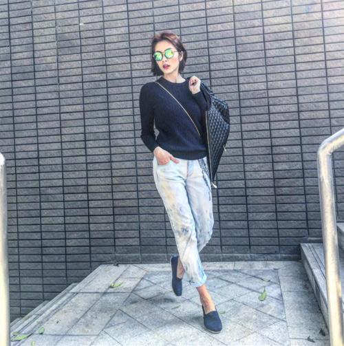 Tăng Thanh Hà dù hai con vẫn rất năng động nhờ phong cách này