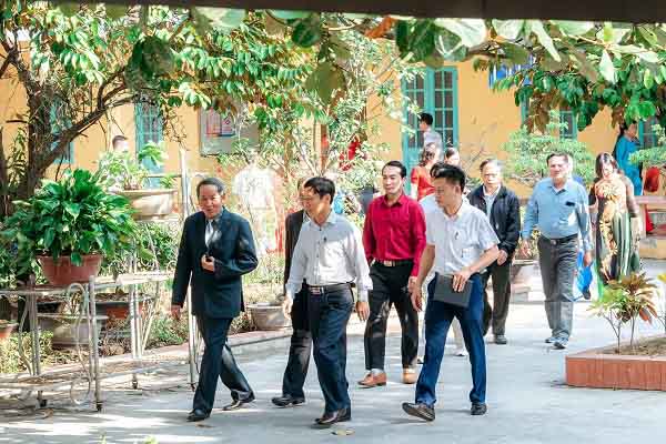 Áp lực công việc và nỗi cô đơn của người dạy học