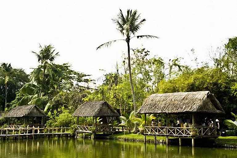 Đảo phố giữa lòng Sài Gòn