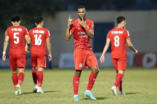 Đè bẹp Đông Á Thanh Hóa, Công An Hà Nội rút ngắn khoảng cách trước chính đối thủ