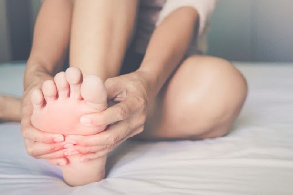 Hiện tượng đang ngủ bị chuột rút là do đâu?