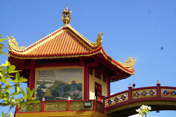 Bộ tranh sứ độc bản trong ngôi chùa ở Đà Nẵng lập kỷ lục Việt Nam