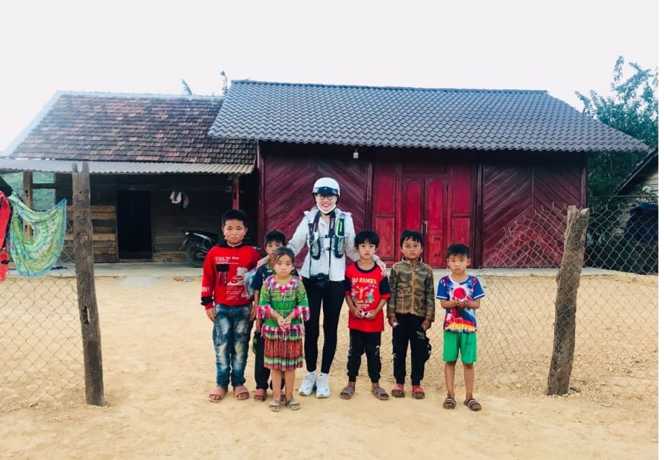 Cô gái bỏ phố về rừng