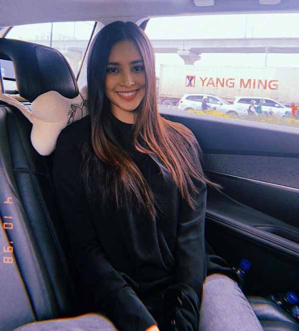 Hoa hậu Tiểu Vy dạo biển cùng trai lạ và đây là sự thật phía sau