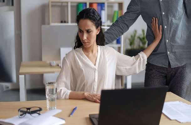 Các cách để nữ giới an toàn tại nơi làm việc