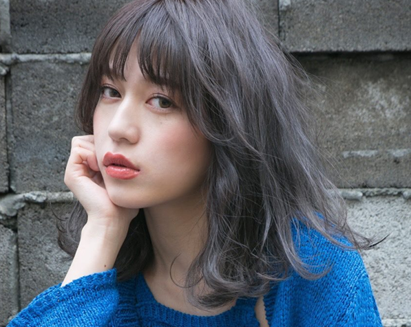 Tóc nhuộm đen  trở thành “mốt” của năm 2018