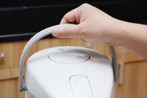 Có một loại thiết bị âm thầm ngốn điện trong gia đình