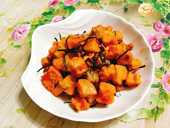 Tóp mỡ lắc muối ớt – Món lạ bình dân ngon miệng