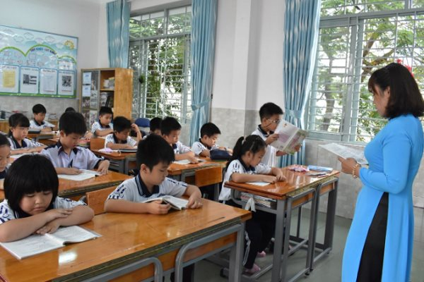 Làm thế nào để tránh lạm thu phí đầu năm học?