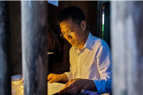 46 tuổi hoàn thành tốt nghiệp THPT, người đàn ông này đã truyền cảm hứng học tập dù bạn ở bất kỳ độ tuổi nào