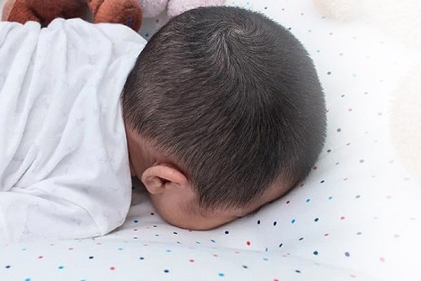 Cảnh báo nguy cơ trẻ đột tử khi ngủ