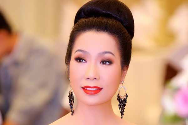 Cạnh Hồng Vân, Trịnh Kim Chi gồng mình tháng hàng trăm triệu vì lỗ sân khấu kịch