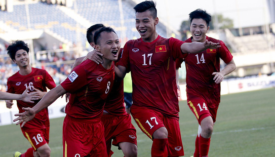 Văn Thanh ‘tư vấn’ cho HLV Park Hang-seo người chơi ở cánh phải