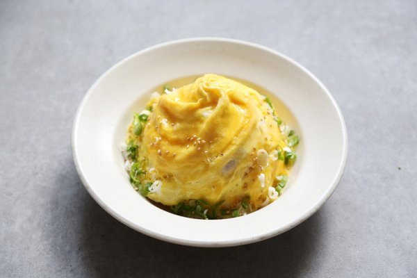 Bắt trend làm món “cơm chiên trứng lốc xoáy” cho ngày cuối tuần