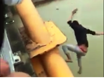 Một nam thanh niên nhảy sông Cấm – Hải Phòng tự tử vì World Cup