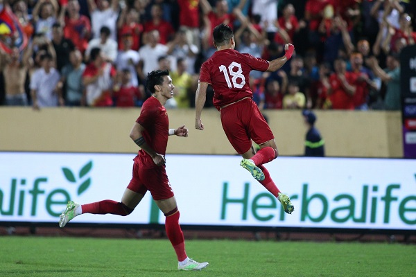 Tuấn Hải tỏa sáng giúp ĐT Việt Nam đánh bại ĐT Syria