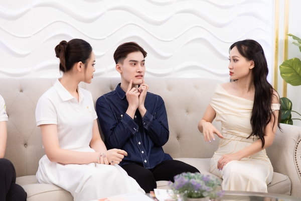 Thí sinh MGVN 2023 giúp chàng trai khiếm khuyết ‘lột xác’ thành soái ca