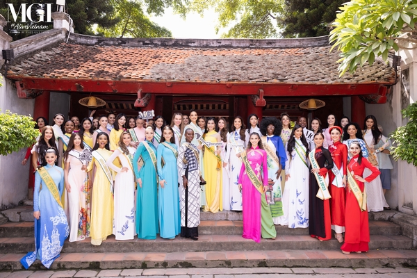 Áo dài Việt Nam ‘đốn tim’ thí sinh Miss Grand International 2023