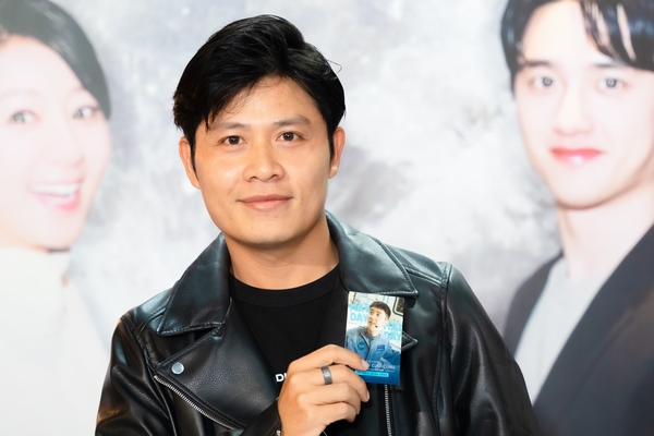 Nguyễn Văn Chung rơi nước mắt vì điểm chung giữa ‘The Moon’ và ‘Vầng trăng khóc’