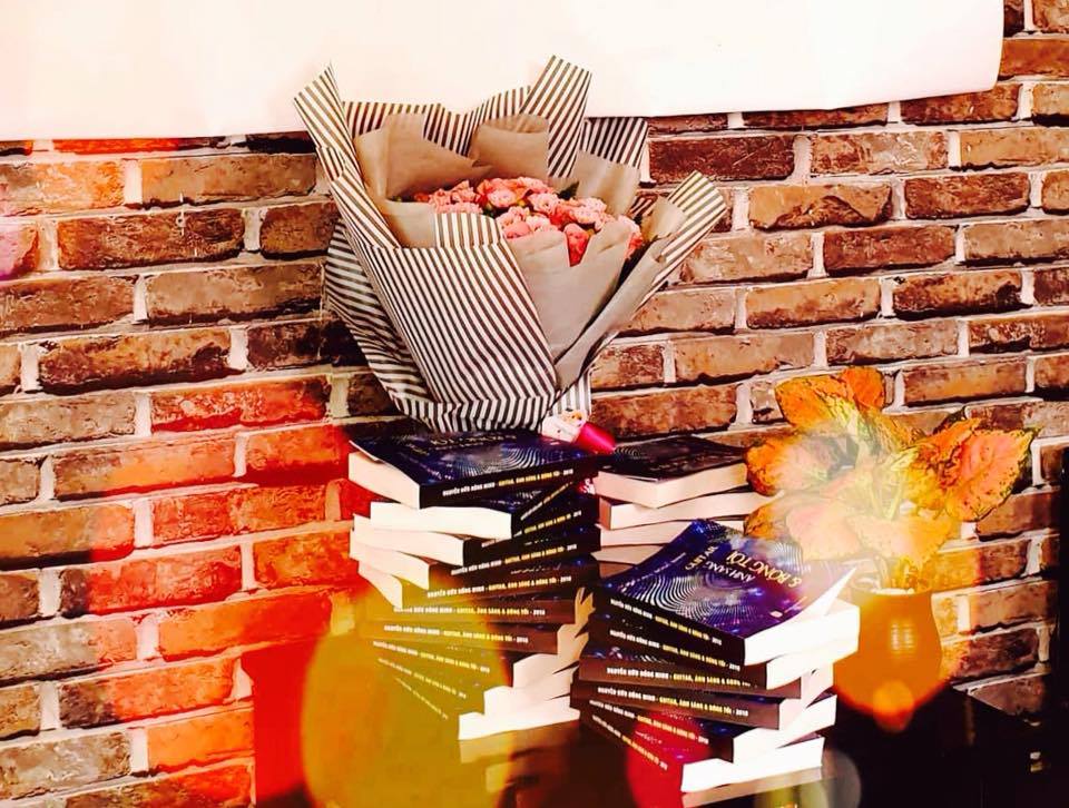 ‘Guitar, ánh sáng & bóng tối’: Tơ vương những thanh âm