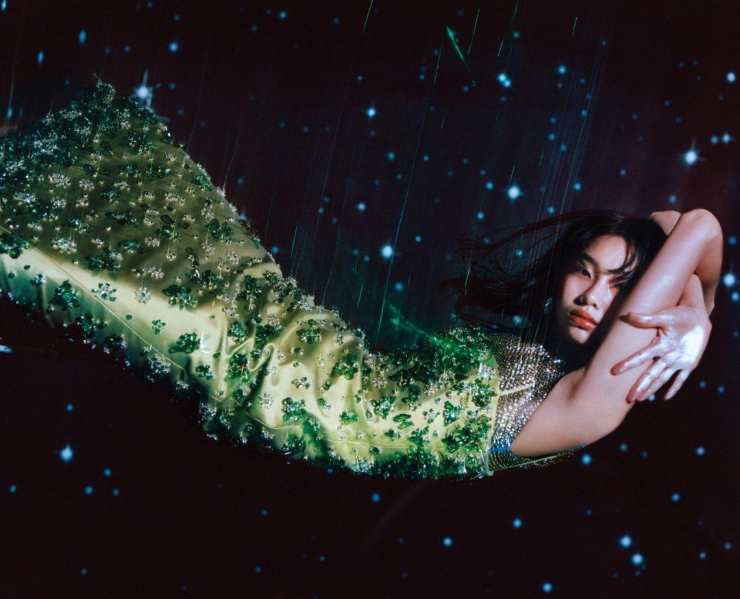 Nữ chính ‘Trò chơi con mực’ Jung Ho Yeon lên trang bìa tạp chí Vogue Mỹ