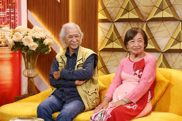 Cụ ông 73 tuổi và hành trình phượt xuyên Việt cùng vợ