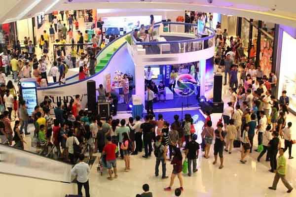 Làm giàu từ công việc xếp hàng giùm người khác