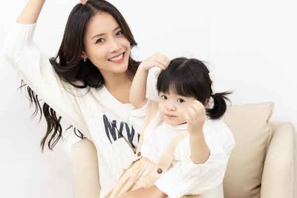 Trương Mỹ Nhân bất ngờ công khai con gái tròn 2 tuổi