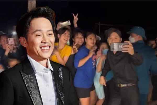 Hoài Linh được khán giả chào đón nồng nhiệt khi diễn tại miền Trung sau thời gian ở ẩn