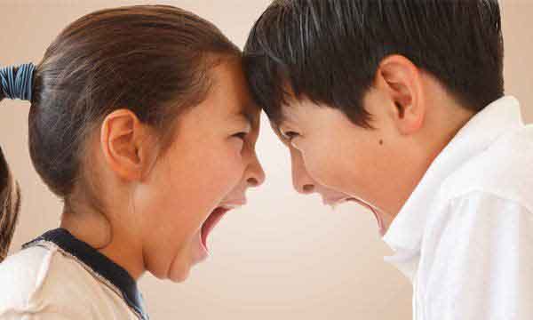 Dạy con kỹ năng giải quyết xung đột với bạn bè, không nên để quá muộn
