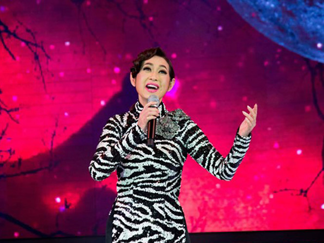 Ý Lan: ‘Tôi ủng hộ ca sĩ trẻ vượt rào hát nhạc xưa’