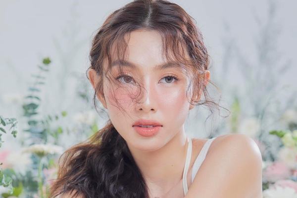 Thuỳ Tiên ‘hoá’ nàng thơ, khoe vẻ đẹp trong veo