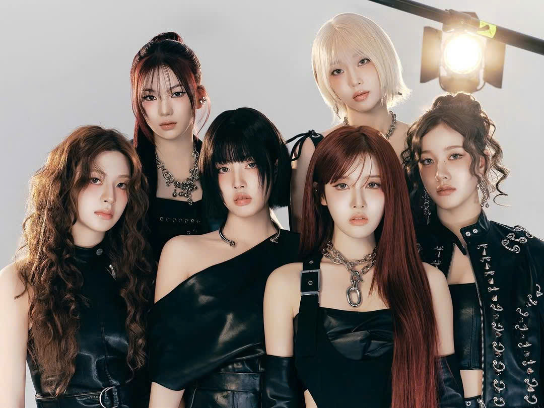 STAYC gây bão K-Pop với E.P. “S” và MV “BEBE”: Phản ứng trái chiều giữa khán giả Hàn Quốc và quốc tế