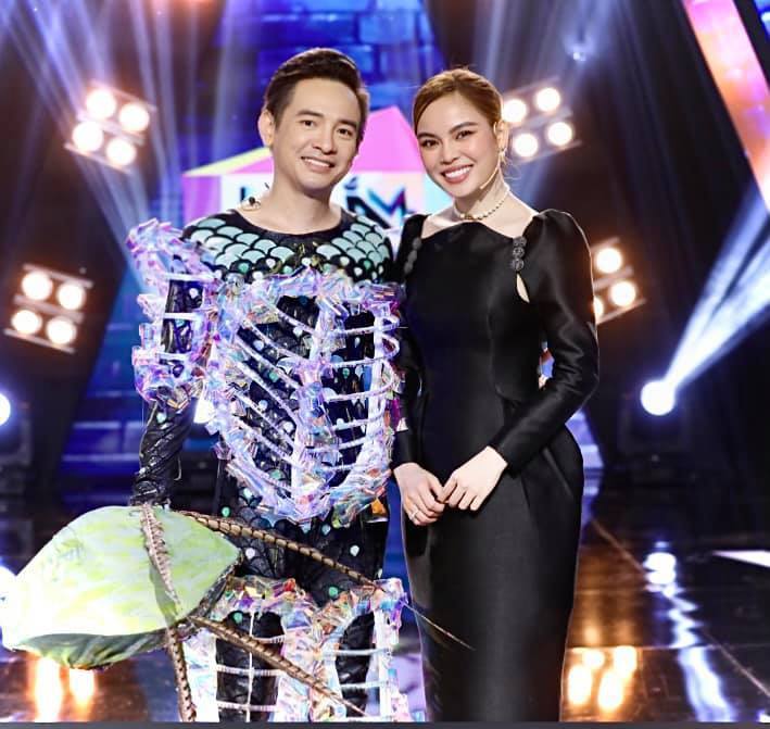 Ca sĩ Việt Quang và Giang Hồng Ngọc trong chương trình Lạ lắm à nha. Đây là cũng là gameshow cuối cùng mà nam ca sĩ tham gia  ẢNH: FBNV
