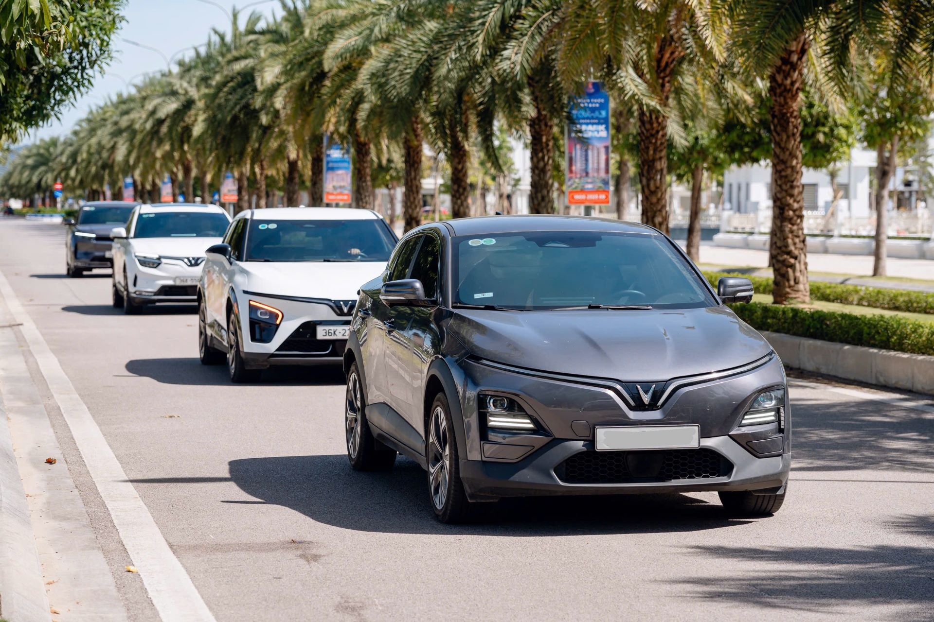 Khách hàng Cần Thơ ‘xé túi mù’ VinFast trúng ngay xế xịn: Vừa mua VF 6 đã rinh thêm VF 5