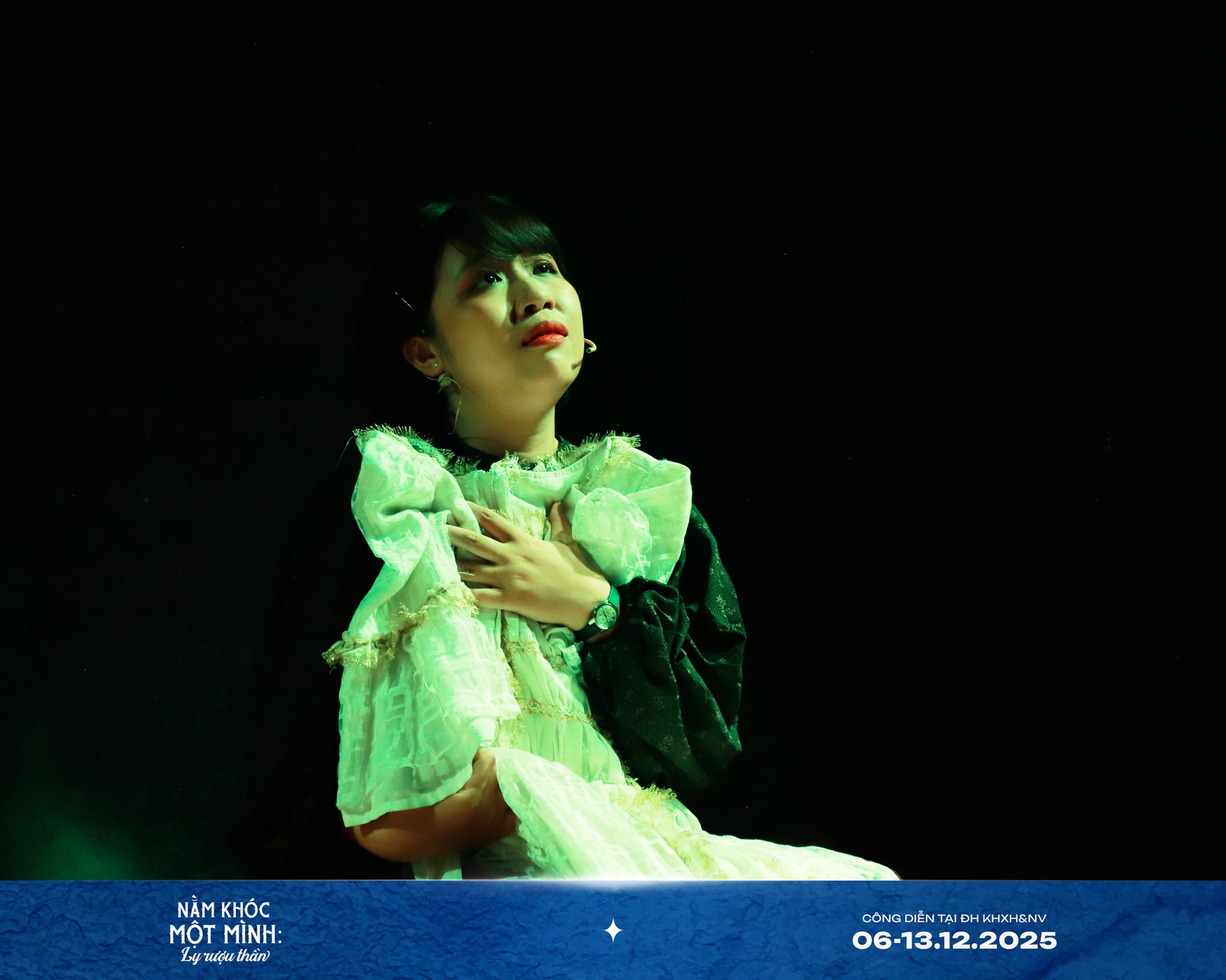 ‘Nằm khóc một mình: Ly rượu thần’ – Ký ức suy tàn dưới chân Dionysus