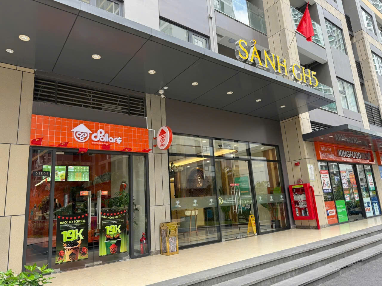 Thắng lớn khi mở cửa hàng tại Vinhomes Grand Park, chủ shop quyết định xuống tiền thêm căn nữa