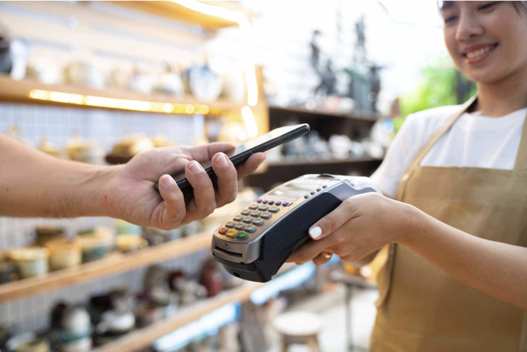 Thế hệ không tiền mặt: Khi người trẻ Việt tiêu tiền chỉ bằng một cú chạm