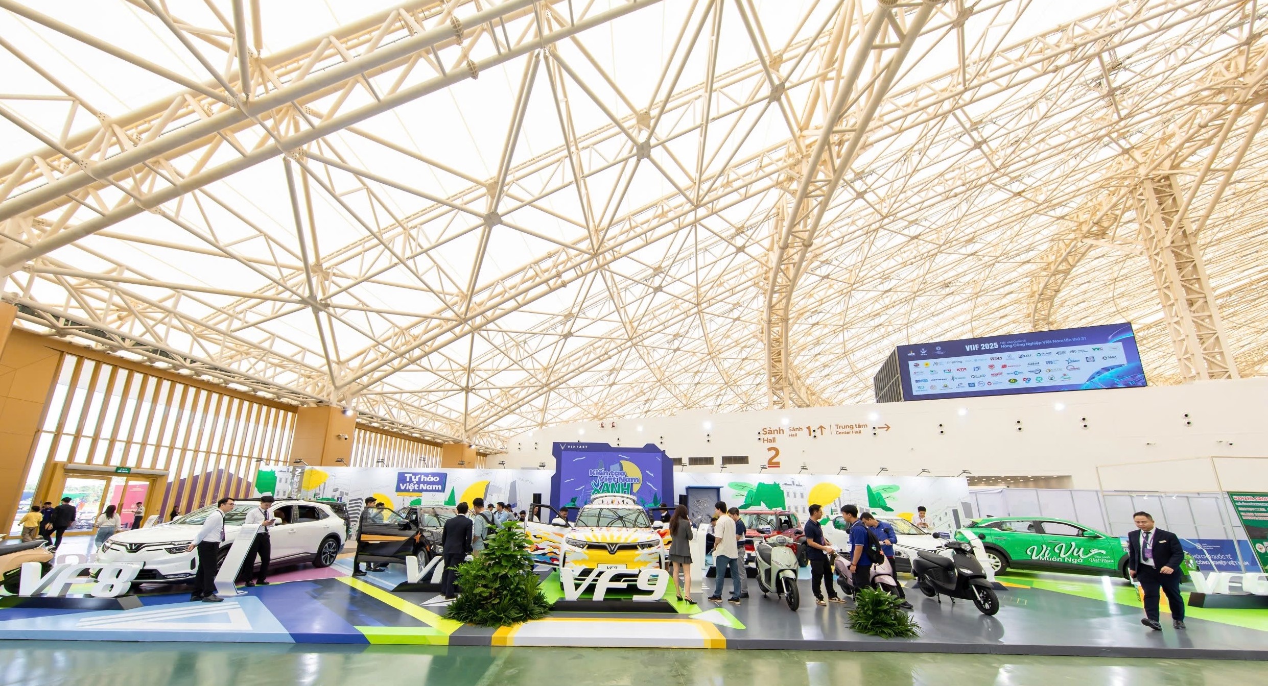 Khai mạc Tuần lễ Công nghiệp và Công nghệ Việt Nam 2025 tại Trung tâm Triển lãm Việt Nam