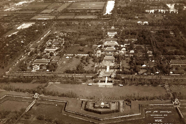 Ngắm nhìn Việt Nam qua lăng kính xưa