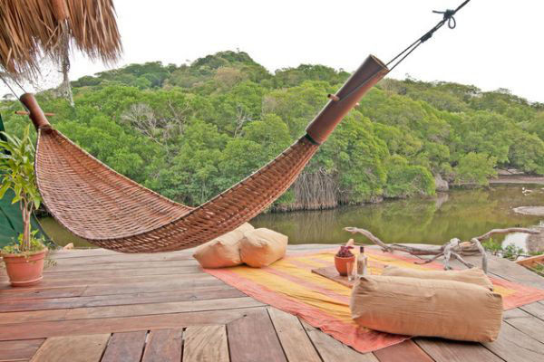 Chiếc võng đi qua chiến tranh và hòa bình